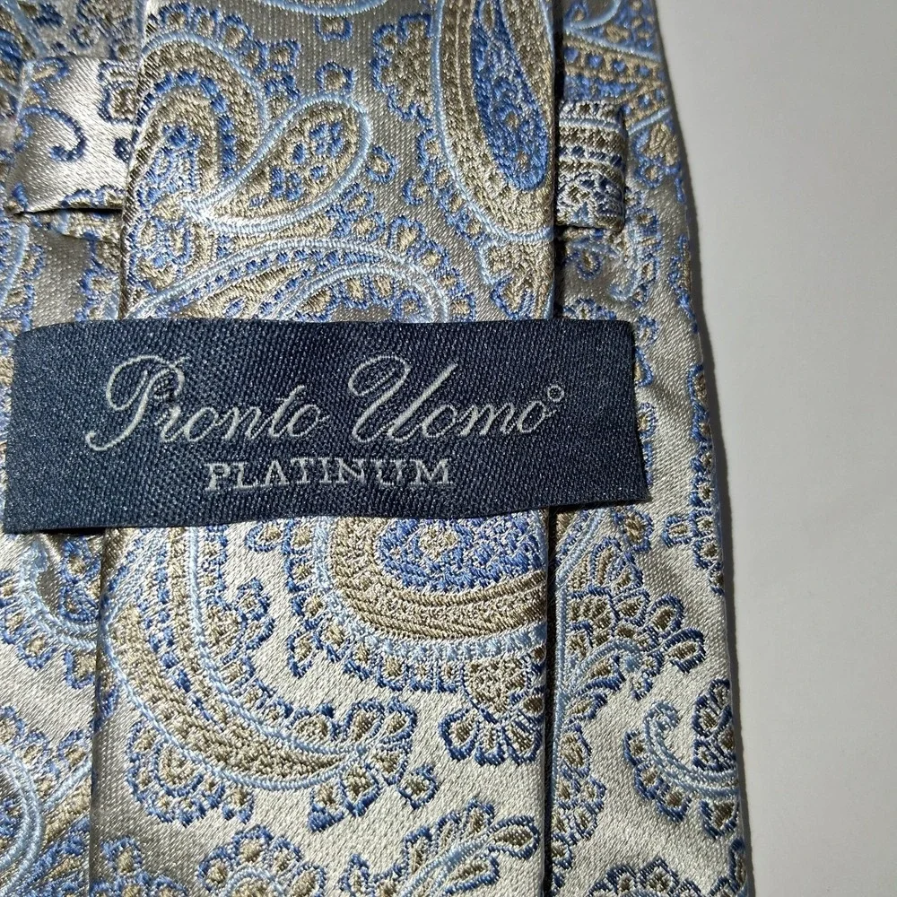 Pronto Uomo Platinum Neck Tie 100% Silk Blue PAISLEY